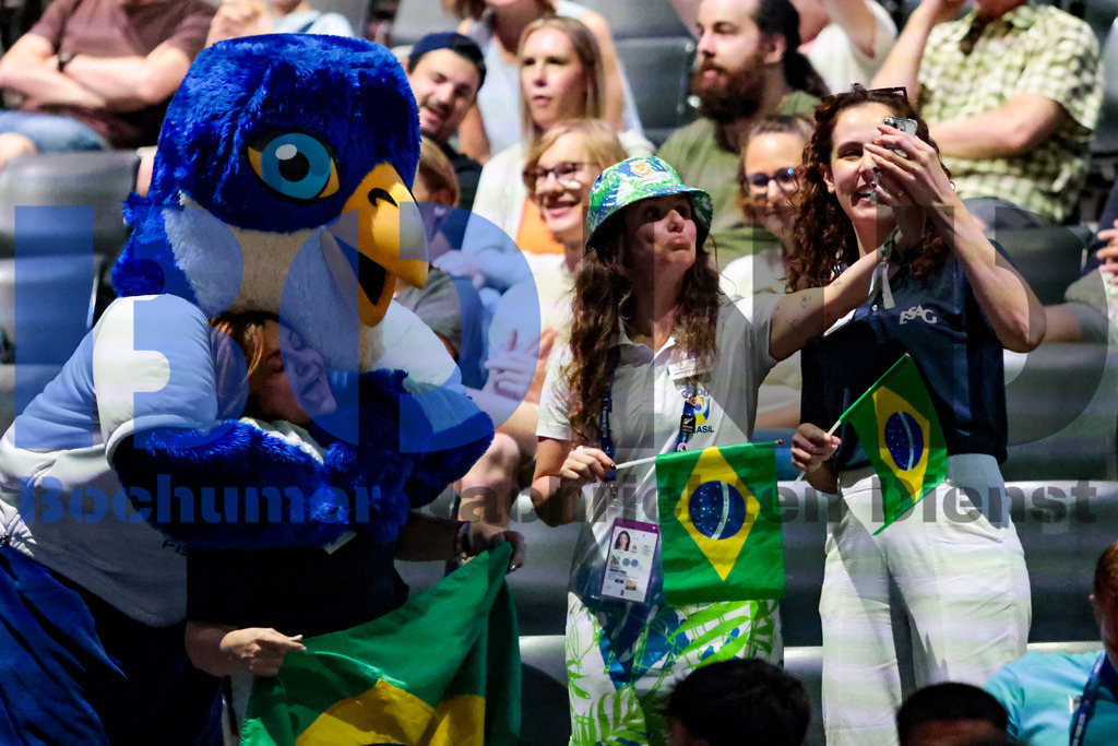 SES_TTG3X320250718-2435 | bond - Realisiert mit Pictrs.com