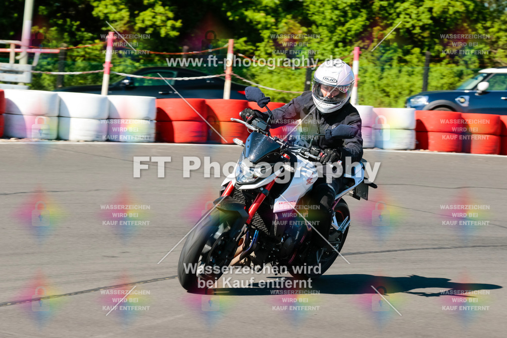 Moto-TeamOBK-21423 | Hier findet Ihr Bilder von Touristenfahrten auf der Nürburgring Nordschleife oder von anderen Veranstaltungen die ich besucht habe. Viel Spass beim Durch Schauen 