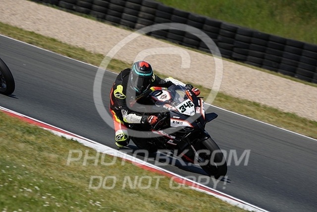 2025_05_12_PBK_14167 | Sportfotografie; SlowMotion; Video; Rennstrecke; Hafeneger; Speer; Racing; RSE; BMW; CBO; Trackday; Motorsportarena; Hockenheimring; Brno; Most; Barcelona; Valencia