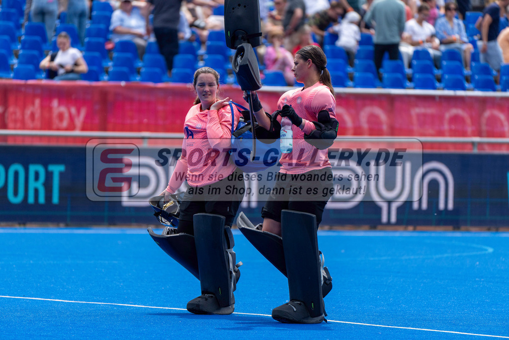 Final4_20250531-1346-HK107710 | Krefeld, Deutschland, 31.05.2025:  Feldhockey Final4 2025 – „Deutsche Feldhockey-Meisterschaften 2025“ im Gerd-Wellen-Hockeyanlage am 31.05.2025 in Krefeld, Deutschland. (Foto von Kramhöller/Fehrmann/Kaste)Krefeld, Germany, 31.05.2025: Feldhockey Final4 2025 – „Deutsche Feldhockey-Meisterschaften 2025“ in Gerd-Wellen-Hockeyanlage at 31.05.2025 in Krefeld, Deutschland. (Foto from Kramhöller/Fehrmann/Kaste)