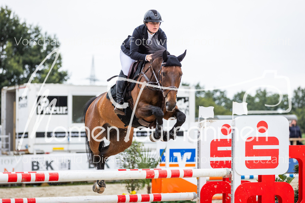 BHO-2PhSpr-M-271 | MomenTaufnahmen Pferdesportfotos