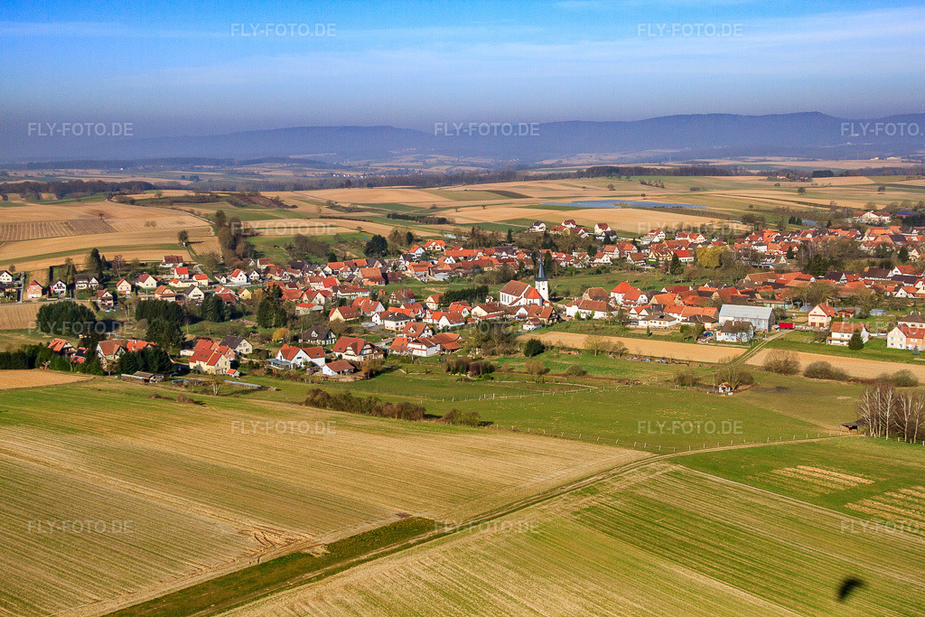 Luftbild: Rue Hoefel in Seebach im Bundesland Bas-Rhin in Frankreich. – Foto: IMG_62693.jpg vom 09.03.2014 durch Werner Riehm/FLY-FOTO.de – Auflösung des Originals: 4752 x 3168 px