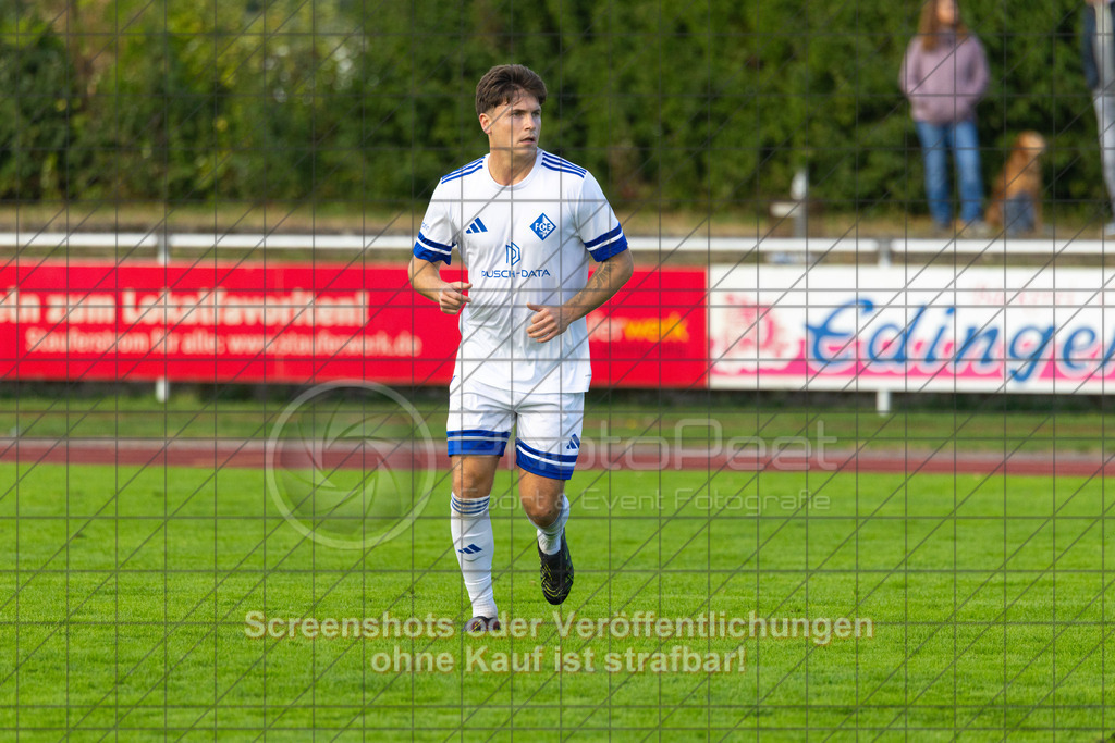 20261010_154754_0125_(c)_by_PhotoPeet | #,1.FC Eislingen (weiß) vs. TSV Bernhausen (lila), Fussball, Landesliga 2 - wfv, 11. Spieltag, Saison 2026/2027, Rasenplatz, Eichbachstation, Haldenstraße, 73054 Eislingen, 10.10.2026 - 15:30 Uhr,Foto: PhotoPeet / Sport- &amp; Eventfotografie / Peter Harich