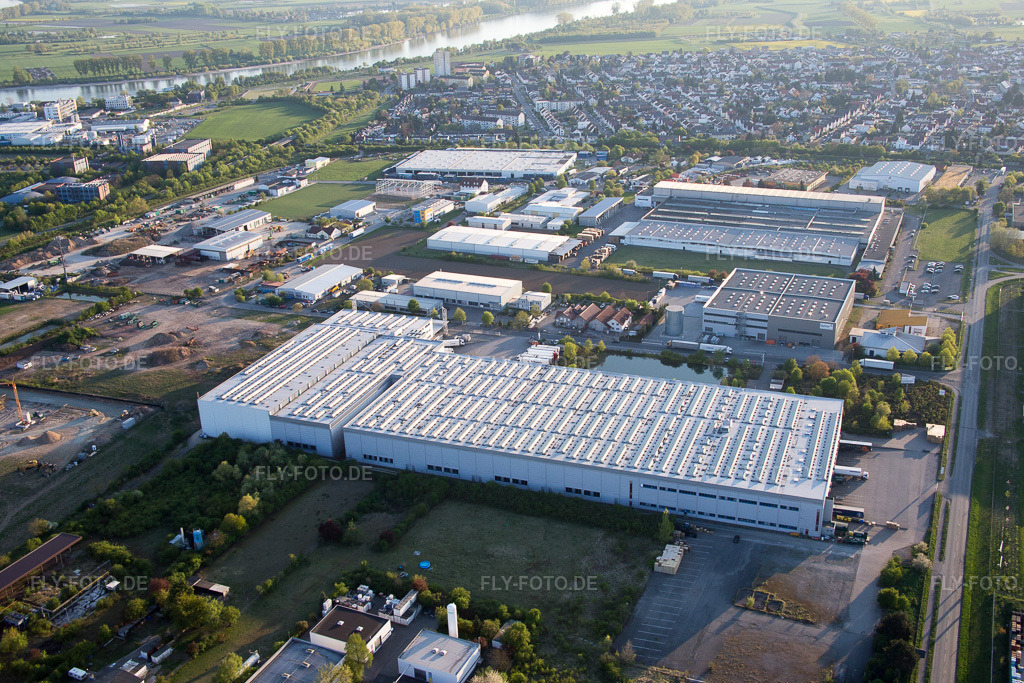 Luftbild: Industrie- und Gewerbegebiet NO mit Grieshaber Logistic Group AG in Biebesheim am Rhein im Bundesland Hessen in Deutschland. Foto: IMG_077724.jpg vom 23.04.2015 durch Werner Riehm/FLY-FOTO.de