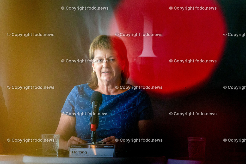 Karin Hoerzing (SP_ Vize-Bgmin. der Stadt Linz)_ 02.09.2024-1 | 02.09.2024, Linz, AUT, Karin Hoerzing, im Bild Vize-BgmIn Karin Hoerzing (SP) dzt. geschaeftsfuehrende Buergermeisterin der Stadt Linz nach Ruecktritt von Bgm. Klaus Luger