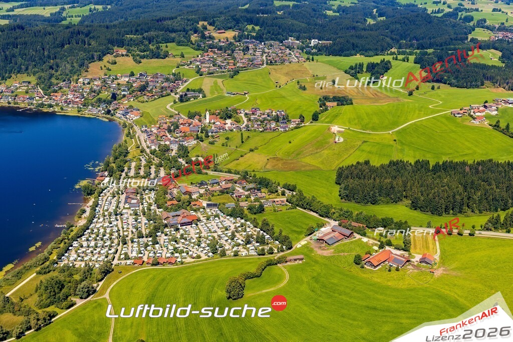 Luftaufnahme von Hopfen am See Campingplatz Füssen Bild- Das Luftbild wurde 2025 vom UL-Flugzeug heraus erstellt ( keine Drohne ) - Hochauflösende Luftaufnahme -Nicht vergleichbar mit Google Maps oder Satelittenbilder- Die Geschenkidee !Mit Lizenz und Bildrechte bestellbar