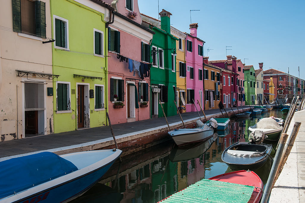 Burano | Kanal in Burano - Realisiert mit Pictrs.com
