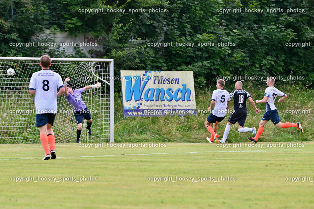 SC Magdalen vs. DSG Ledenitzen | #8 Benjamin Ressmann DSG Ledenitzen, #1 Alexander Moser DSG Ledenitzen, #5 Luca Marcel Heber DSG Ledenitzen, #18 Daniel Brandauer SC Magdalen, #17 Fabian Graber DSG Ledenitzen, SC Magdalen vs. DSG Ledenitzen, SC Magdalen vs. DSG Ledenitzen am 19.07.2024 in Villach (Sportplatz Madalen), Austria, (Photo by Bernd Stefan)