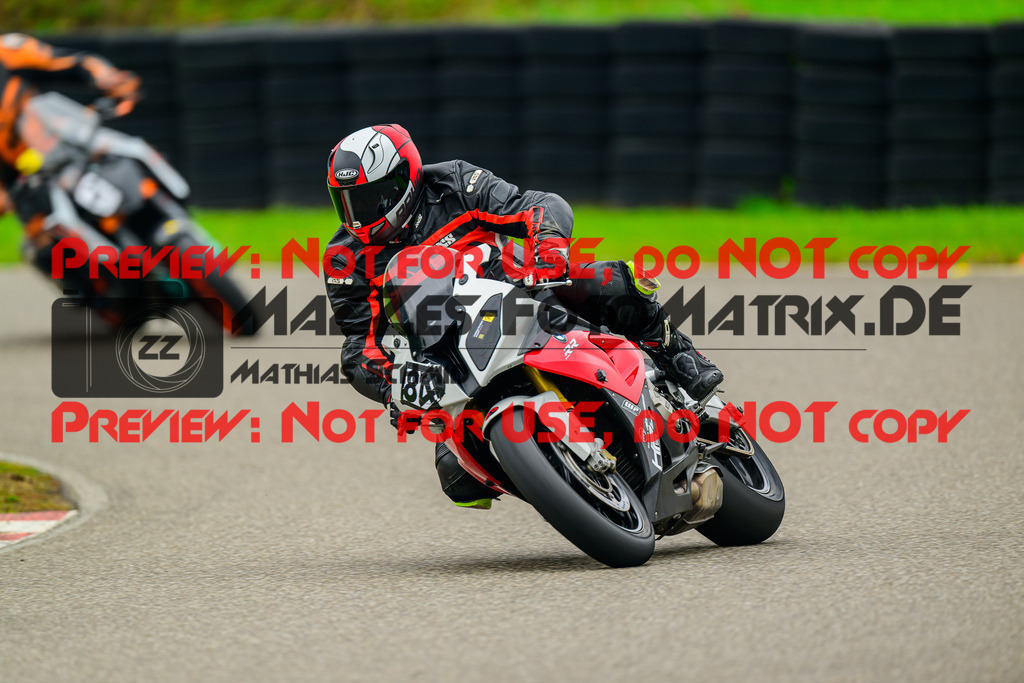 MaZZes_Fotomatrix_20241003_6007705_3864 | GELB