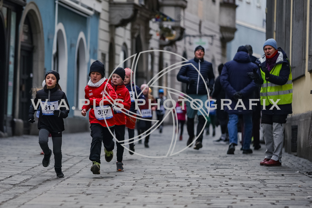 SILVESTERLAUF LINZ 25 | Linz, AUSTRIA, 31. Dezember 25, TRIRUN SILVESTERLAUF LINZ 25 , Image shows: 
Photo: WAPICS / BINDER Manuel