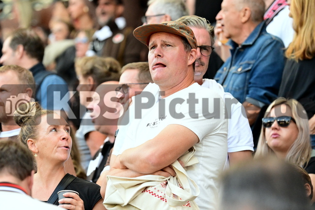 KBS Picture_FCStPauli-Heidenheim_007 | Goettlich Oke Praesident (St.Pauli) ,Sportplatz :  Millerntor Stadion, - Realisiert mit Pictrs.com