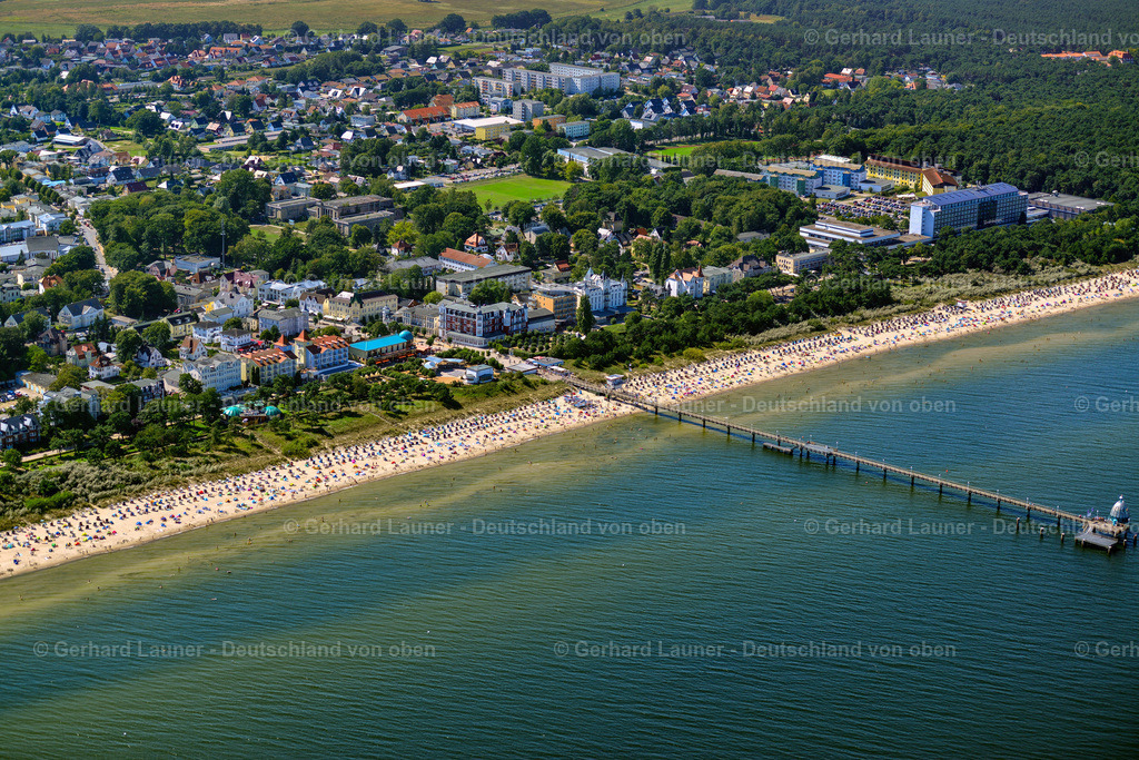 3637715 | ZINNOWITZ 25.08.2016 Sand und Strand- Landschaft an der Seebrücke Zinnowitz mit Tauchgondel an der Straße Strandpromenade in Zinnowitz auf der Insel Usedom im Bundesland Mecklenburg-Vorpommern. // Sand and beach landscape on the pier Zinnowitz on street Strandpromenade in Zinnowitz on the island of Usedom in the state Mecklenburg - Western Pomerania. Foto: Gerhard Launer