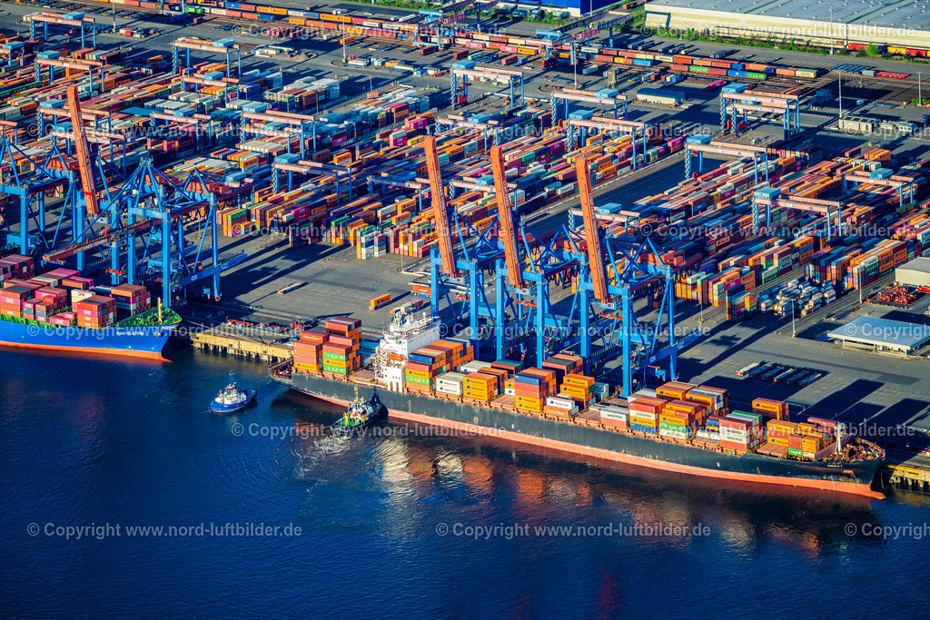 Hamburg_Altenwerder_CTC_Container_Terminel_Container_Schiff_Orca_1_ELS_1017270425 | HAMBURG 27.04.2025 Containerschiff " ORCA1 " zur Frachtlöschung und Entladung im Hafen HHLA Container Terminal Altenwerder (CTA) im Ortsteil Altenwerder in Hamburg, Deutschland. Weiterführende Informationen bei: Hamburger Hafen und Logistik Aktiengesellschaft. // Container ship " ORCA1 " for cargo unloading and discharge at the HHLA Container Terminal Altenwerder (CTA) in the Altenwerder district of Hamburg, Germany. Further information at: Hamburger Hafen und Logistik Aktiengesellschaft. Foto: Martin Elsen