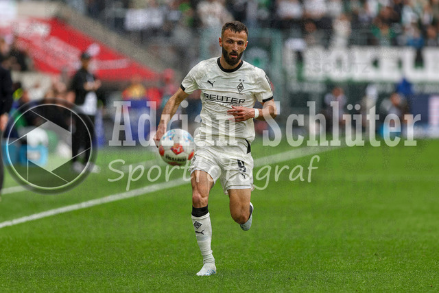 03.05.2026, GER, Fussball, Herren, 1. BL, Saison 2025/2026, Borussia Mönchengladbach - Borussia Dortmund | Franck Honorat (Borussia Mönchengladbach) in Aktion am Ball, Einzelaktion 