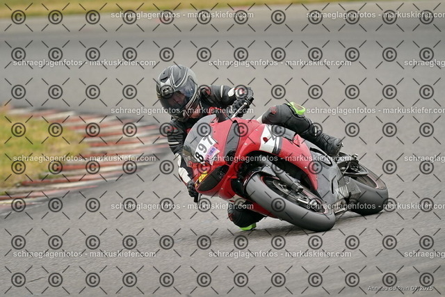 25bt05-1508 | markuskiefer.com - Realisiert mit Pictrs.com