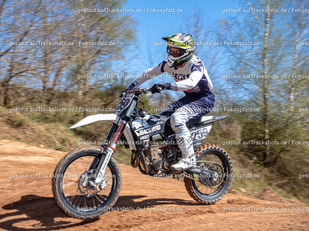 Schweyen040525-170 | Trackshots.de / Fokuspfalz.de - Realisiert mit Pictrs.com