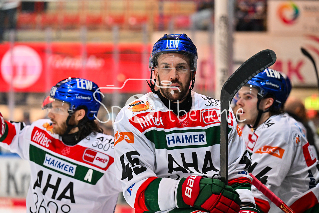 Iserlohn Roosters - Augsburger Panther | im Bild Jason BAST (Augsburger Panther #45) / Einzelfoto / Freisteller DEL: Iserlohn Roosters - Augsburger Panther, Eissporthalle Iserlohn am 07.03.2025