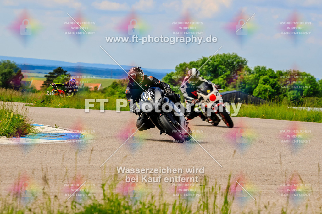 MotoTeam-0925 | Hier findet Ihr Bilder von Touristenfahrten auf der Nürburgring Nordschleife oder von anderen Veranstaltungen die ich besucht habe. Viel Spass beim Durch Schauen 