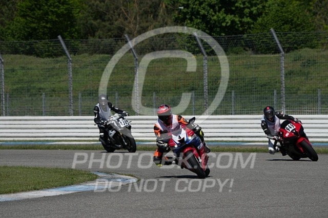 2025_04_29_PBK_25138 | Sportfotografie; SlowMotion; Video; Rennstrecke; Hafeneger; Speer; Racing; RSE; BMW; CBO; Trackday; Motorsportarena; Hockenheimring; Brno; Most; Barcelona; Valencia