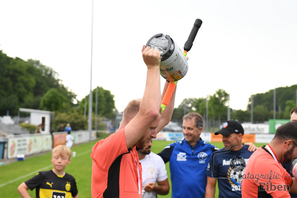1. FC Nordenham-SV GOTANO | Kreispokal Finale Jade-Weser-Hunte 1. Mannschaften; 1.FC Nordenham (weiß)-SV GOTANO (blau) am 15.06.2025 in Rastede (Sportanlage Köttersweg), Photo: Philip Eiben 2025 - Realisiert mit Pictrs.com