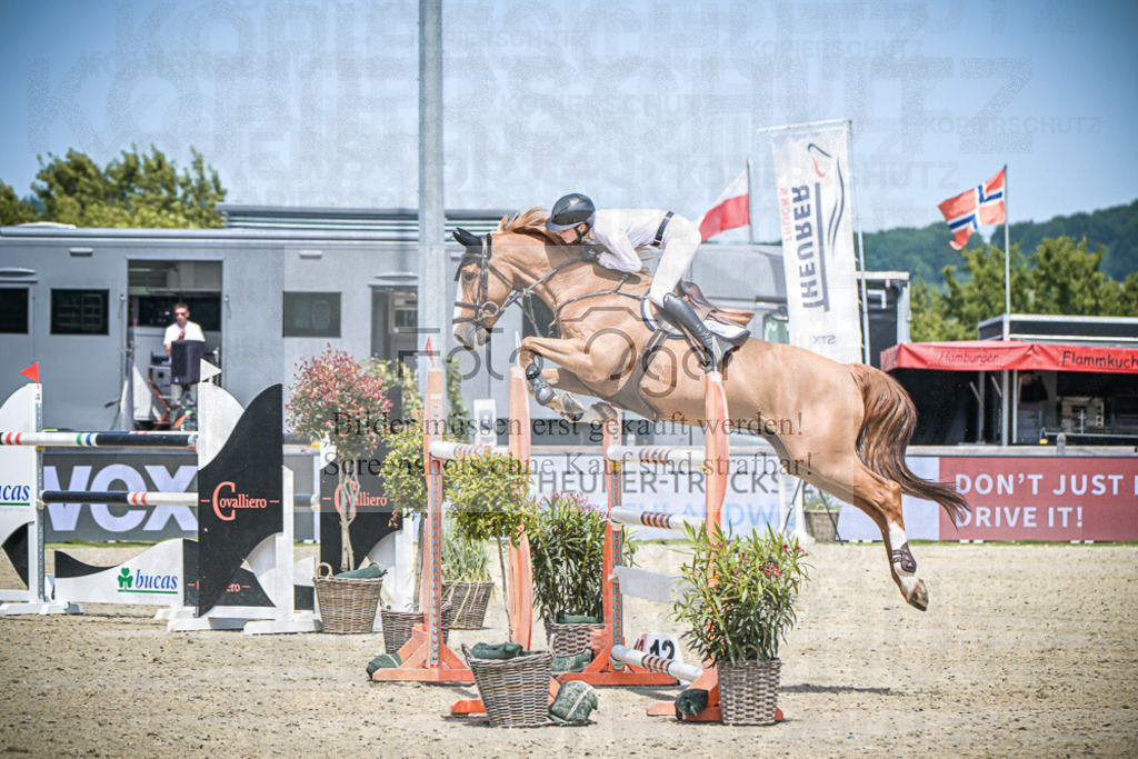 DOS_4370 | Entdecke hochwertige Reitturnierfotos von Foto Oger. Professionell, emotional und authentisch – jetzt Lieblingsmomente im Shop bestellen.Deutschlandweite Turnierfotografie. - Realisiert mit Pictrs.com