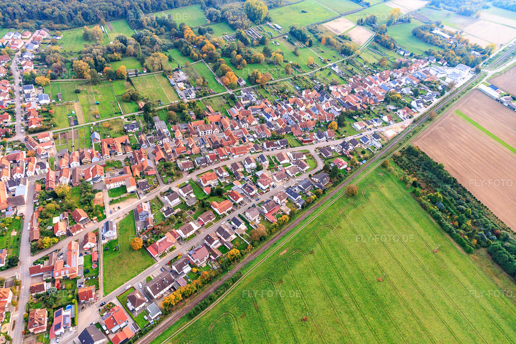Luftbild: Im Ziegelfeld, Speyerstr im Ortsteil Schaidt in Wörth im Bundesland Rheinland-Pfalz in Deutschland. Foto: IMG_150094.jpg vom 10.10.2025 durch Werner Riehm/FLY-FOTO.de
