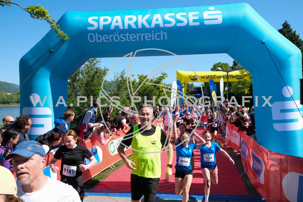 ..... | LINZ,AUSTRIA,27.April 24, Int. 3 Brückenlauf Linz  , Image shows: Photo: WAPICS / Michael ring