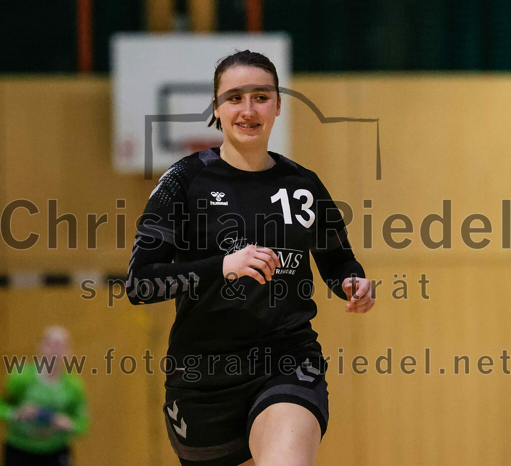 2024-02-10_118_SpVgg_Altenerding_gegen_SVA_Palzing | Erding, Deutschland, 10.02.2024:
Handball, Bezirksoberliga Frauen Altbayern 2023 / 2024, 14. Spieltag, SpVgg Altenerding gegen SVA Palzing, Endergebnis: 27:28

Amelie Teibl (SVA Palzing, #13)

Foto: Christian Riedel / fotografie-riedel.net