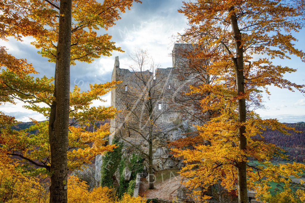 2020-10-24 Ruine Reußenstein-25 | Ruine Reußenstein im Herbst - Realisiert mit Pictrs.com