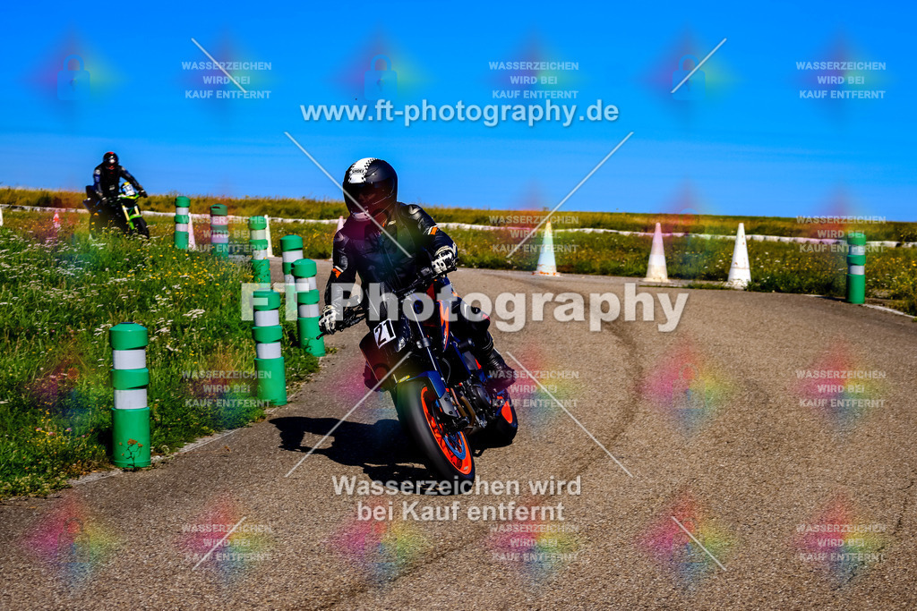 021-2625 | Hier findet Ihr Bilder von Touristenfahrten auf der Nürburgring Nordschleife oder von anderen Veranstaltungen die ich besucht habe. Viel Spass beim Durch Schauen 