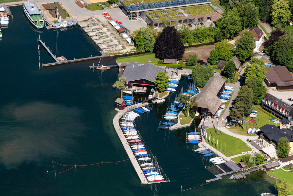 dr__0053568.jpg | STARNBERG 12.06.2020 Schiffsrumpf der Luxus- Yacht Opus im Trockendock auf dem Werftgelände in Starnberg im Bundesland Bayern, Deutschland. // Ship's hull - Yacht Opus in dry dock on the shipyard site in Starnberg in the state Bavaria, Germany. Foto: Daniel Reiter