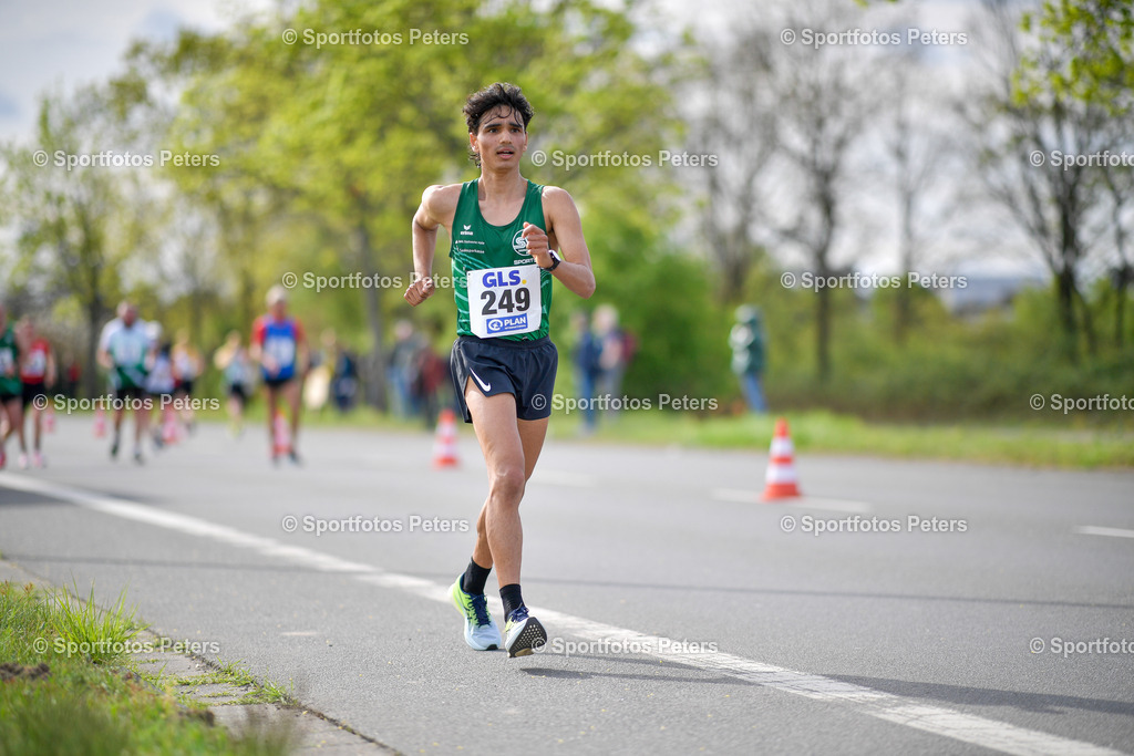_KP18623_1 | 13.04.2025, xkaix, Leichtathletik Deutsche Meisterschaft 2025, Straßengehen v.l. Jassam Abu EL Wafa (SV Halle) - Realisiert mit Pictrs.com
