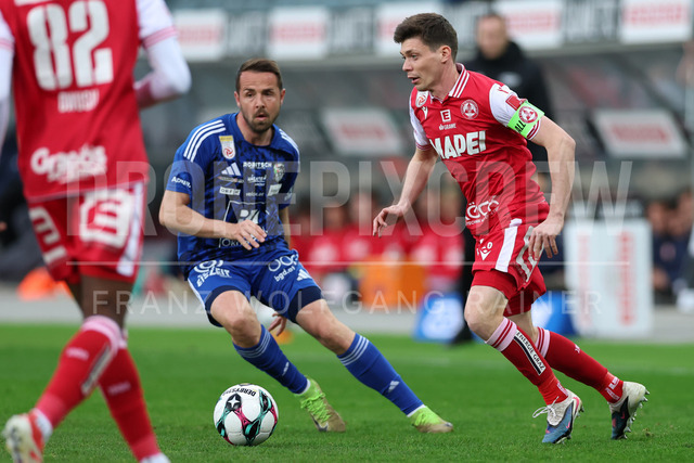 Grazer AK 1902 vs RZ Pellets WAC – Austrian Bundesliga | Graz, Austria, 14.Mar.26 - SOCCER - ADMIRAL Bundesliga, Grazer AK 1902 vs RZ Pellets WAC. The image shows Rene Renner (WAC) and Thorsten Schriebl (GAK).     