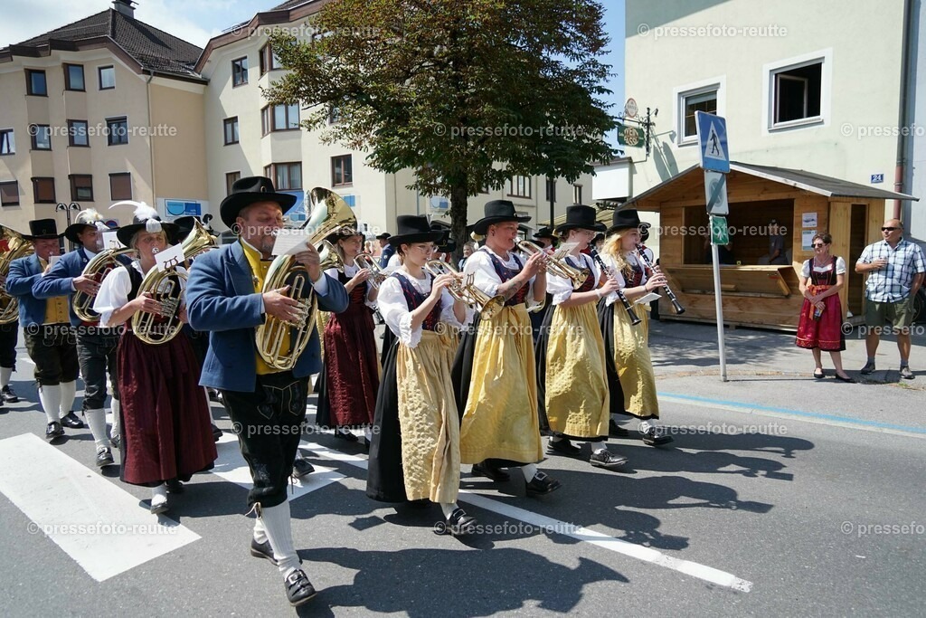 02d-BERWANG+NAMLOS-Bundesmusikfest-2023-Juni16-Reutte-DSC06335 | Info aus dem Bezirk Reutte/Ausserfern Tirol sowie eine umfangreiche Bilddatenbank über die gesamte Region: Lechtal, Talkessel Reutte, Tannheimertal, Zwischentoren. Lech, Plansee, Zugspitze, Grenztunnel, B179, Fernpassstraße, Verkehr, Lawinen, Tradition, - Realisiert mit Pictrs.com