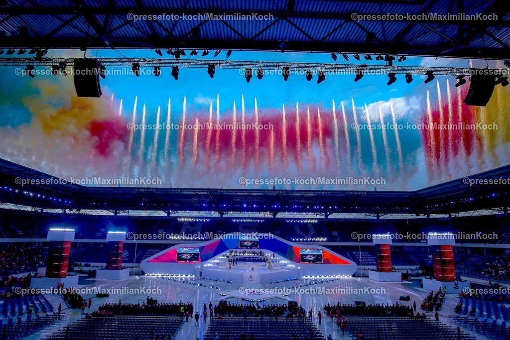 FISU16072501003 | 16.07.2025, Duisburg, FISU World University Games Summer, Rhine-Ruhr 2025, Opening Ceremony, Schauinsland-Reisen-Arena: Feature Innenansicht Feierliche Eröffnung der FISU in der Arena. übersicht übersichtsbild Impression Symbolbild Symbolisch Feuerwerk 