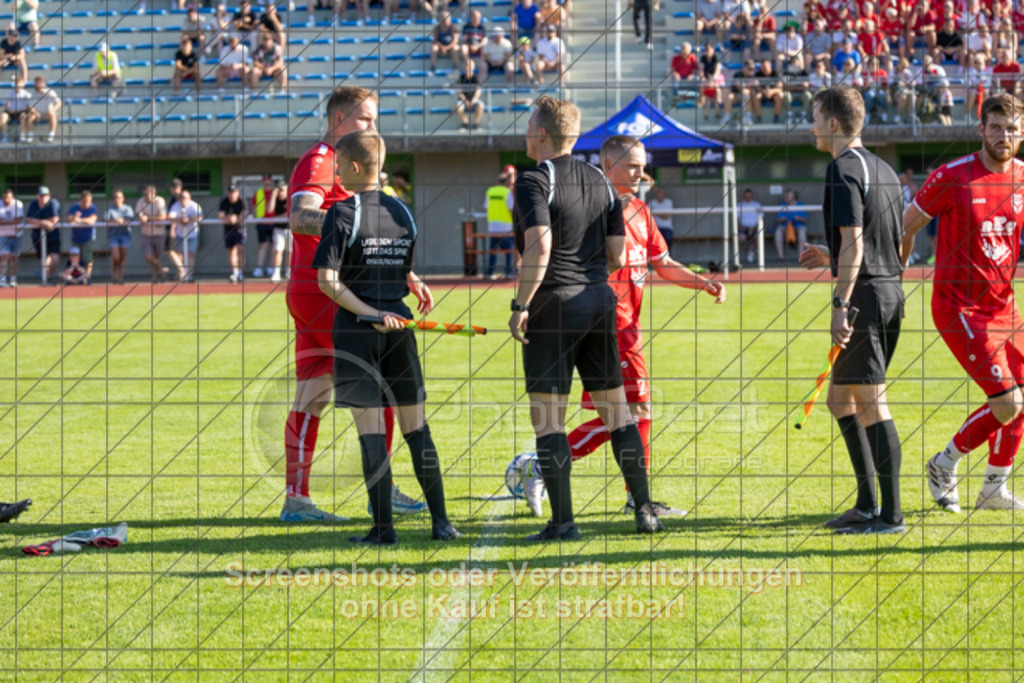 20250620_182710_0113 | #,TV Eybach (rot) vs. TSV Ottenbach (gelb), Fussball, Relegationsfinale in Kreisliga A3 - Bezirk Neckar/Fils, Saison 2024/2025, Eichenbachstadion, Haldenstraße, 73054 Eislingen, 20.06.2025 - 18:30 Uhr,Foto: PhotoPeet-Sportfotografie/Peter Harich