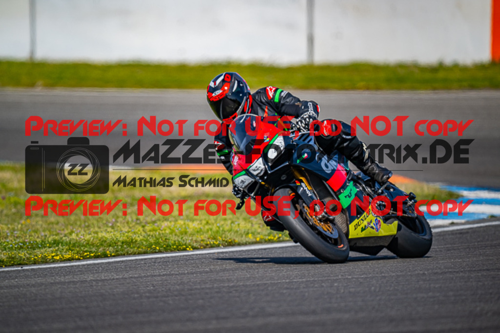 MaZZes_FotoMatrix_230410_6431 | WEISS