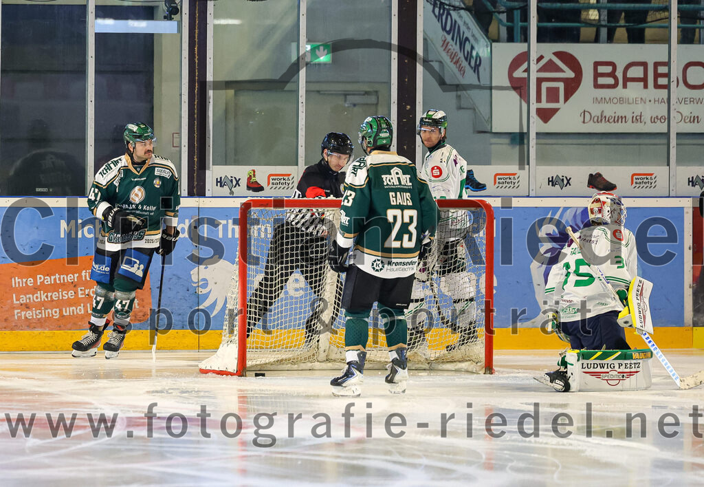 2025-09-21_014_TSV_Erding_gegen_Hoechstadter_Alligators | Erding, Deutschland, 21.09.2025:Eishockey, Oberliga Süd 2025 / 2026, 2. Spieltag, TSV Erding gegen Höchstadter Alligators, Endergebnis: 3:4Foto: Christian Riedel / fotografie-riedel.net