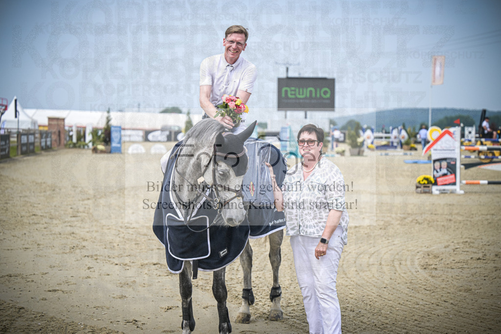 DOS_0028 | Entdecke hochwertige Reitturnierfotos von Foto Oger. Professionell, emotional und authentisch – jetzt Lieblingsmomente im Shop bestellen.Deutschlandweite Turnierfotografie. - Realisiert mit Pictrs.com