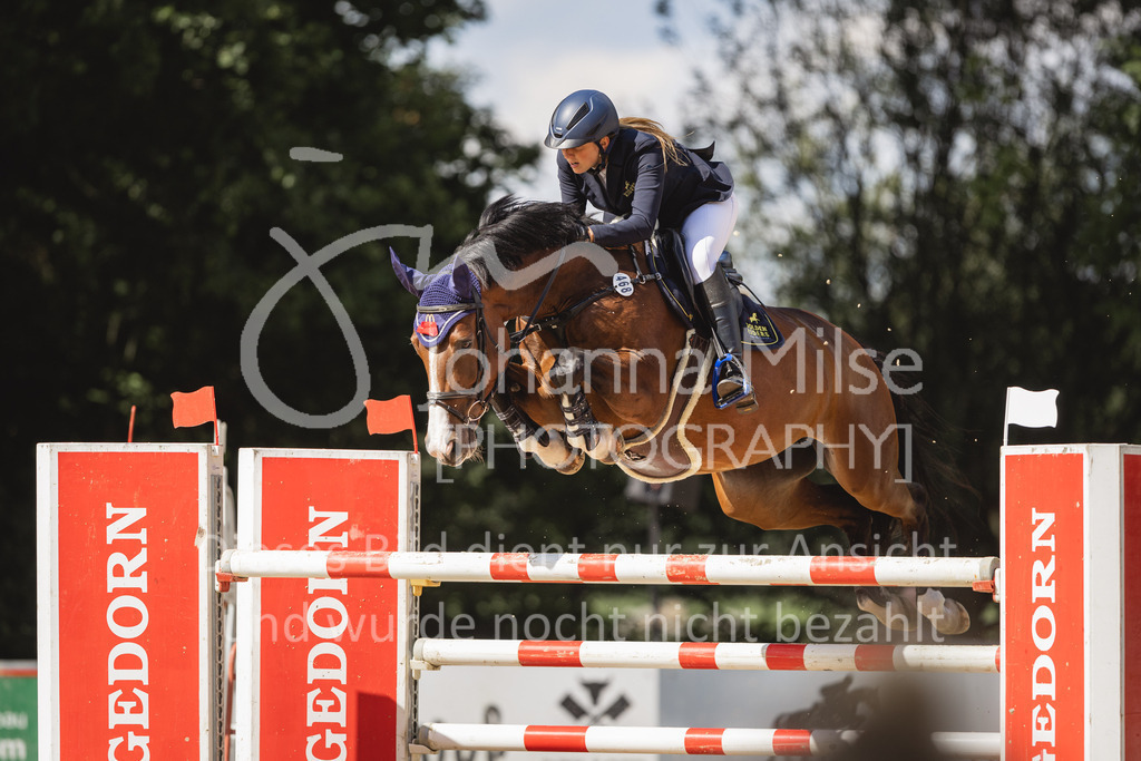 230826_Delbrueck_M2-Spr-824 | Deine schönsten Turniermomente als professionelle Fotos! Entdecke hochwertige Pferdesport-Fotografie im Online-Shop. Jetzt Fotos finden & bestellen!