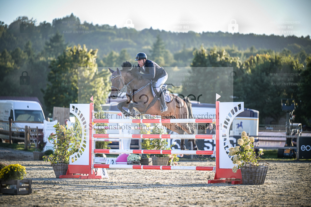 DOS_2616 | Entdecke hochwertige Reitturnierfotos von Foto Oger. Professionell, emotional und authentisch – jetzt Lieblingsmomente im Shop bestellen. - Realisiert mit Pictrs.com