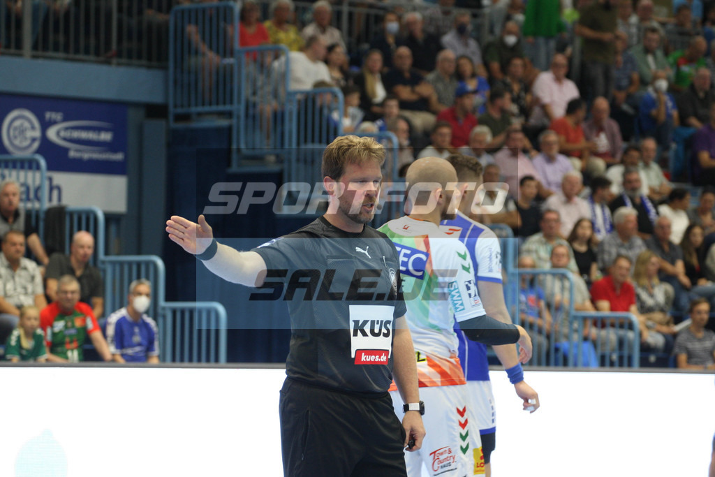 VFL Gummersbach - SC Magdeburg | Referee Martin Thöne - © Sportfoto-Sale (MK) - Realisiert mit Pictrs.com