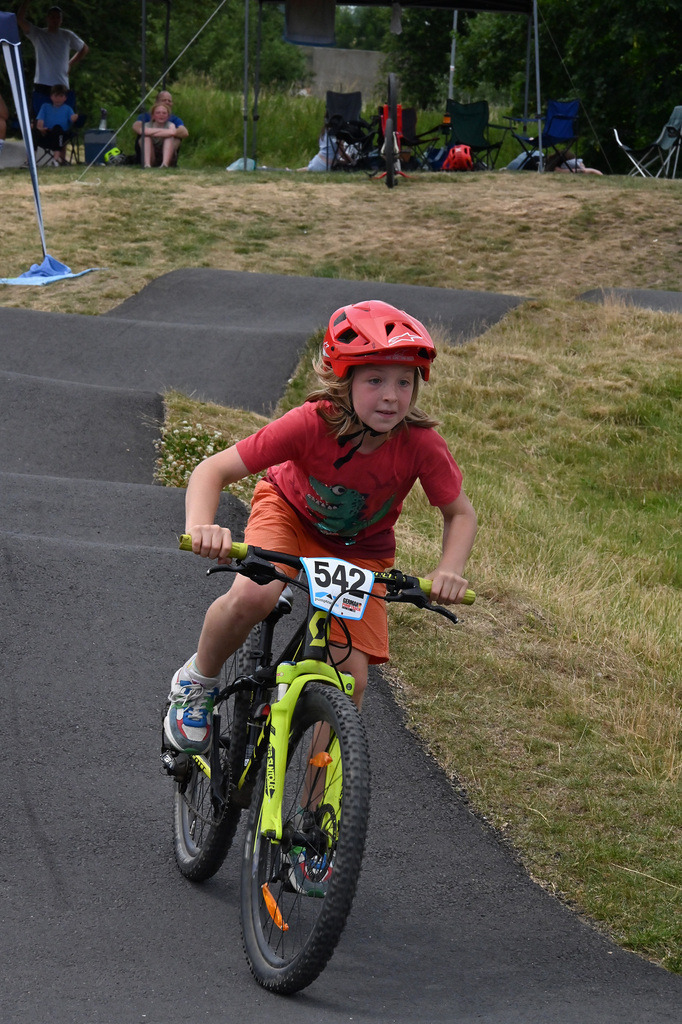 DSC_7154-cam-florian | German Pumptrack Series - Realisiert mit Pictrs.com