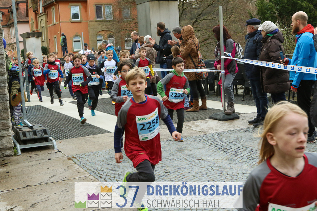 AOK JuniorCup 400m | 3Koenigslauf 2023 - Realisiert mit Pictrs.com
