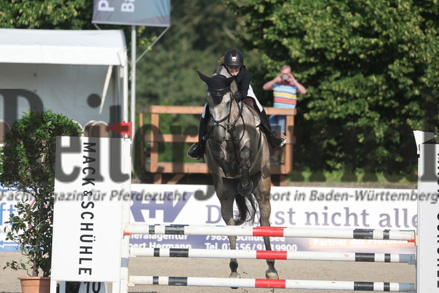 Weilheim_2024_Prfg.Nr.10_Springprfg_Kl.A_Marina Pingel_Higgins 77 (10) | Alle Fotos der Reiterjournal Fotografin Doris Matthaes im Reiterjournal Online-Fotoshop. - Realizado com Pictrs.com