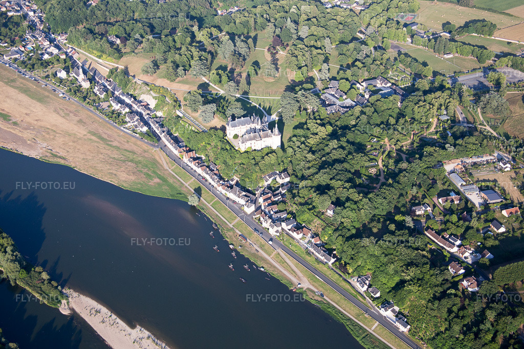 Vue aérienne: Vue de la ville à Chaumont-sur-Loire dans le département Loir et Cher, France. Photo: IMG_081219.jpg prise le 19/06/2015 par Werner Riehm/FLY-FOTO.euRésolution de l'original: 5472 x 3648 px
