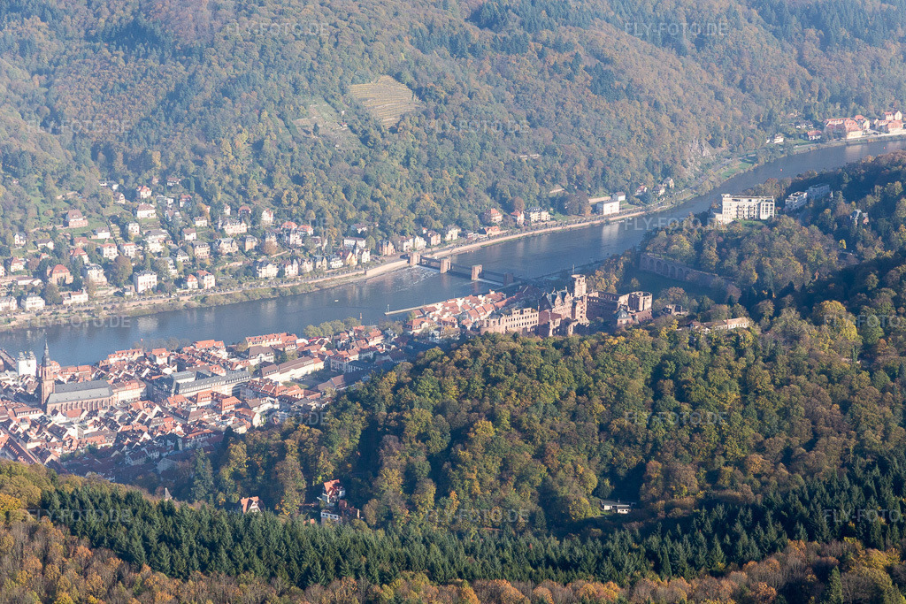 Luftbild: Neckartal im Ortsteil Kernaltstadt in Heidelberg im Bundesland Baden-Württemberg in Deutschland. Foto: IMG_104178.jpg vom 31.10.2017 durch Werner Riehm/FLY-FOTO.de