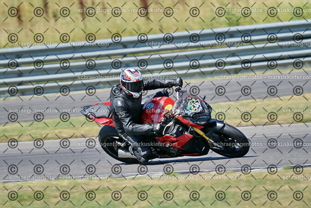 26bt04-0939 | markuskiefer.com - Realisiert mit Pictrs.com