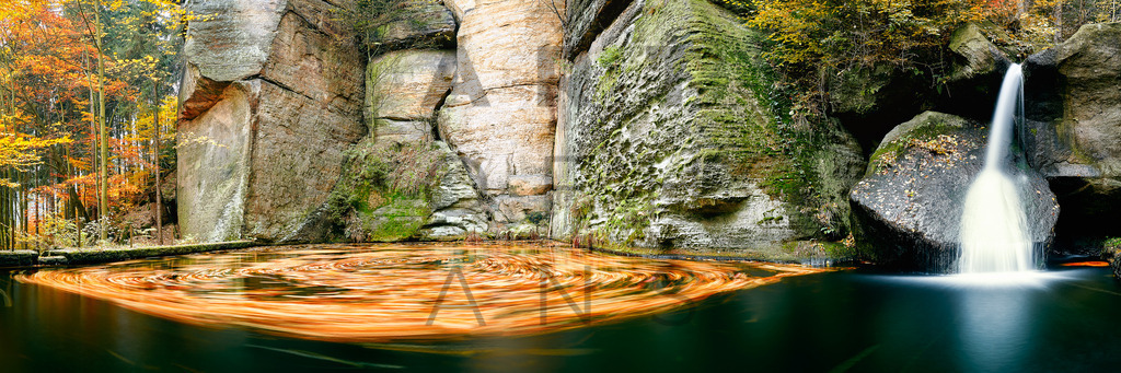 Ein Hans Fineart Original | Entdecke die Kunst von Hans Fineart - Fotografien für dein Zuhause. Verwandle deine Wände mit einzigartigen Kunstwerken und bringe die Schönheit der Welt in dein Leben. Bestelle jetzt und schaffe einen Ort der Inspiration und Eleganz.