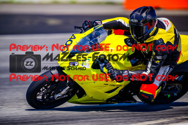 MaZZes_FotoMatrix_240520_6021986_0517 | WEISS